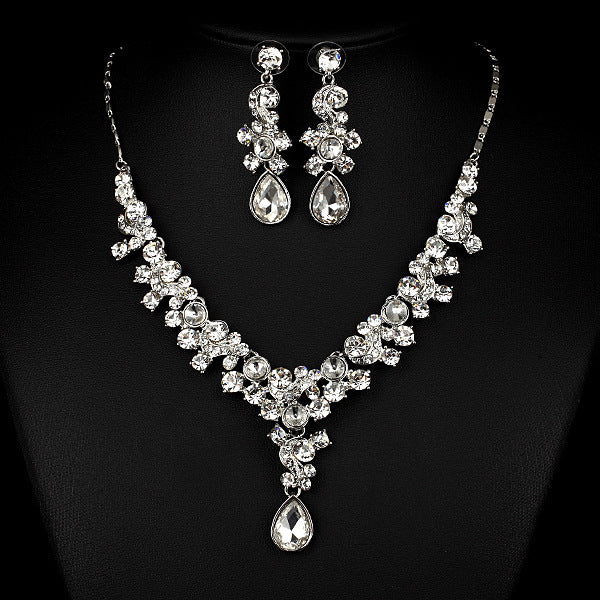 Western Wedding Photography Wedding Bride Necklace Earrings